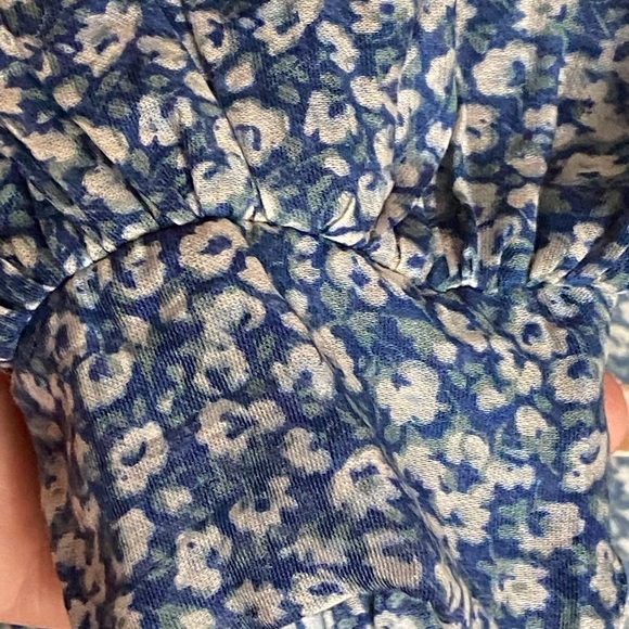 NWT Abercrombie Blue and White Floral - Picture 6 of 9